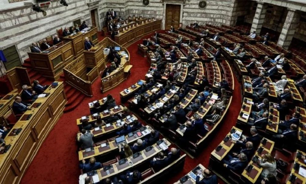 Βουλή: Με τις ψήφους της ΝΔ εγκρίθηκε το νομοσχέδιο για την διακυβέρνηση των ΟΤΑ
